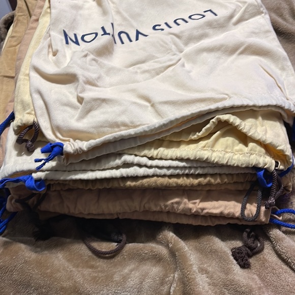 Authentic Louis Vuitton drawstring Dust bag - Picture 7 of 8
